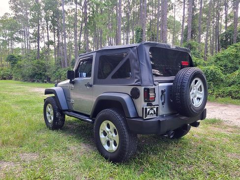 Used 2013 Jeep Wrangler Sport AWD/4WD image 6