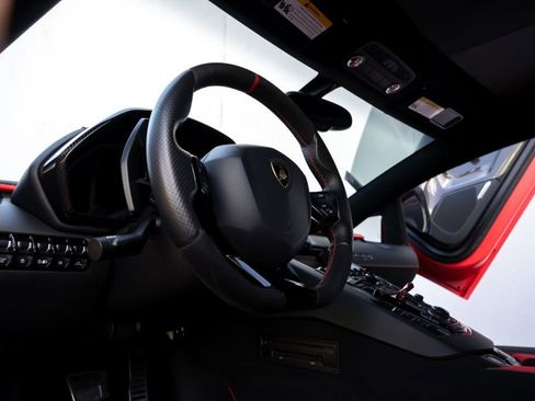 Used 2019 Lamborghini Aventador SVJ image 27