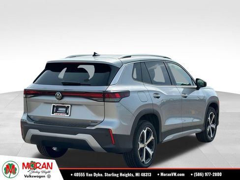 Used 2026 Volkswagen Tiguan SE AWD/4WD image 4