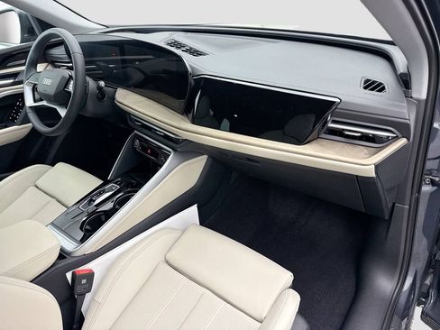 Certified 2025 Audi Q5 Premium Plus w/ Premium Plus image 16