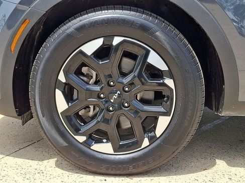 Used 2024 Kia Sorento S FWD image 8