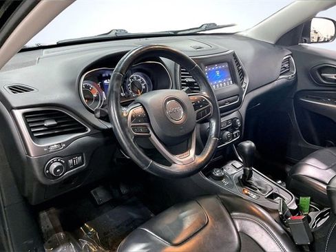 Used 2019 Jeep Cherokee Latitude Plus w/ Cold Weather Group image 14