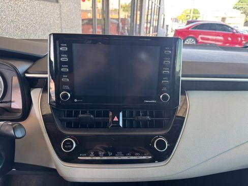 Used 2021 Toyota Corolla LE w/ Carpet Mat Package (TMS) image 11