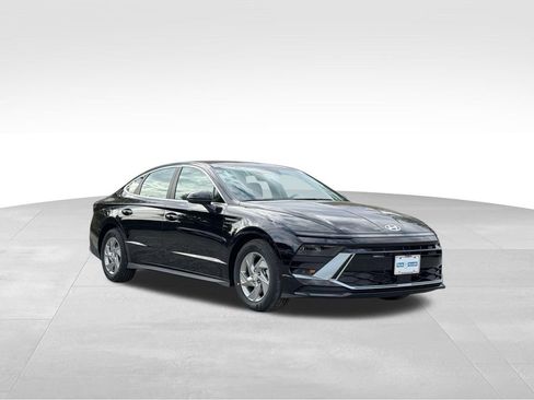 New 2026 Hyundai Sonata SE image 1