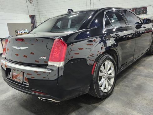 Used 2020 Chrysler 300 Touring w/ Driver Convenience Group image 16