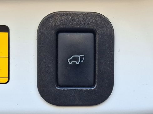 Used 2014 Toyota Sienna Limited image 32