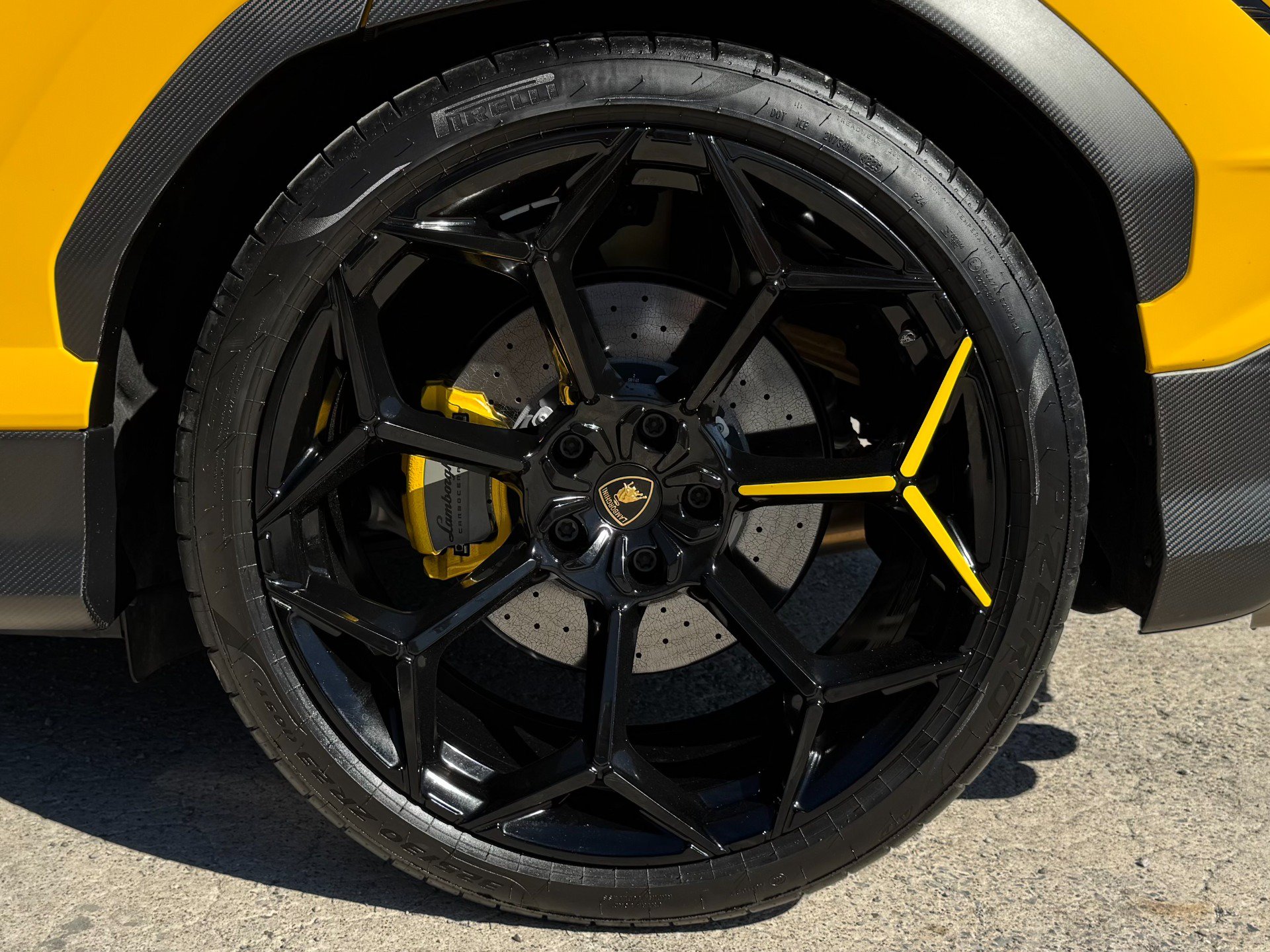 Used 2024 Lamborghini Urus Performante AWD/4WD image 92