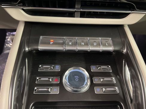 New 2026 Lincoln Nautilus Reserve image 16