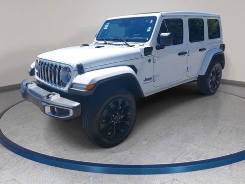 Used 2025 Jeep Wrangler Unlimited Sahara w/ Safety Group AWD/4WD image 1