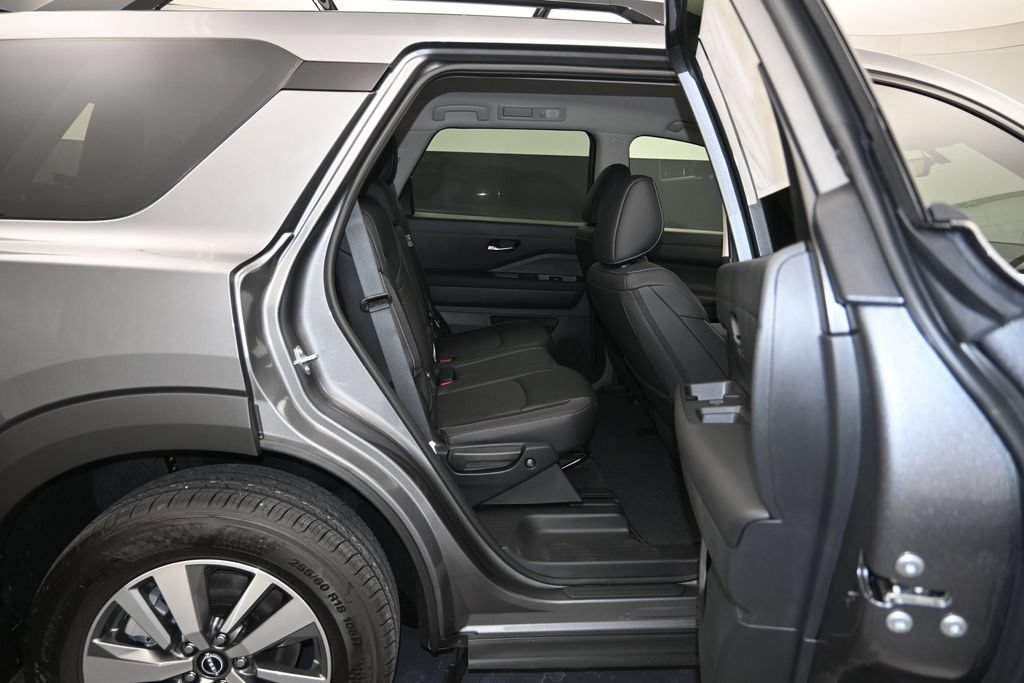 New 2026 Nissan Pathfinder SL w/ Cargo Package FWD image 26