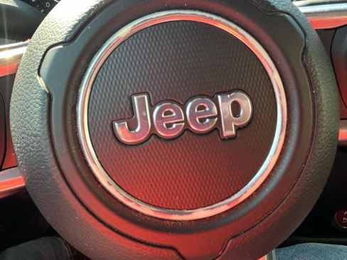Used 2020 Jeep Wrangler Unlimited Rubicon w/ Quick Order Package 28Y Recon AWD/4WD image 21