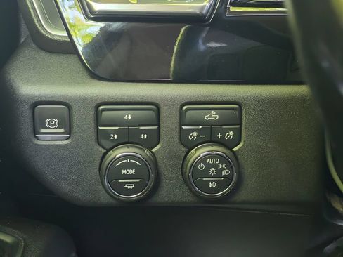 Used 2024 Chevrolet Silverado 2500 LT AWD/4WD image 20