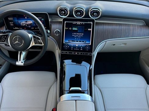 Used 2026 Mercedes-Benz GLC 300 image 17