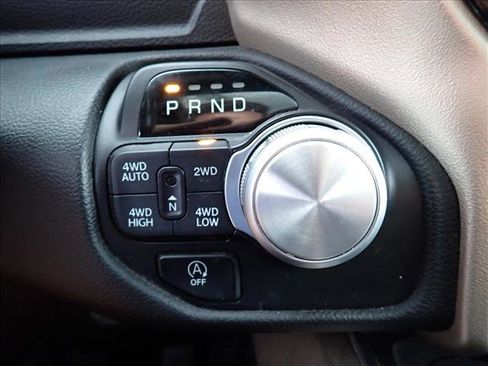 Used 2019 RAM 1500 Laramie AWD/4WD image 18