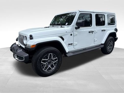 New 2026 Jeep Wrangler Unlimited Sahara AWD/4WD image 3
