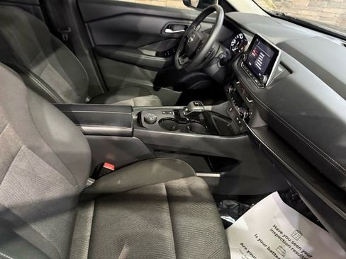 Certified 2025 Nissan Rogue SV image 29