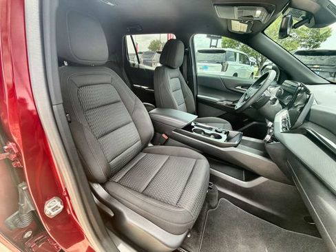 Certified 2026 Chevrolet Equinox LT w/ Safety and Technology Package FWD image 27