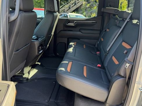 Used 2025 GMC Sierra 1500 AT4 w/ AT4 Premium Package AWD/4WD image 20
