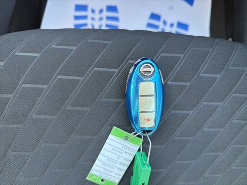 Used 2022 Nissan Kicks S image 32