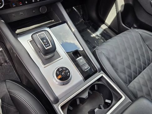 Used 2024 Mitsubishi Outlander SEL FWD image 25