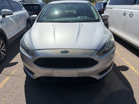 Used 2018 Ford Focus SEL w/ Cold Weather Package FWD image 16