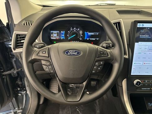 New 2024 Ford Edge SE image 9