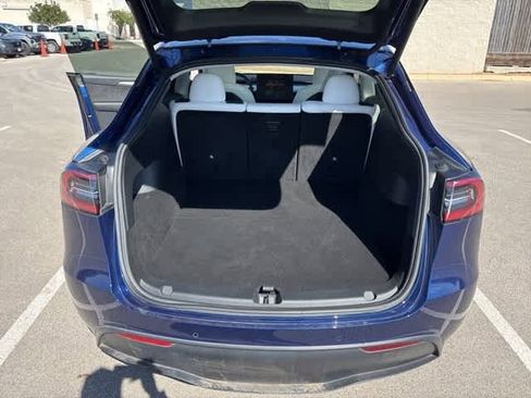 Used 2022 Tesla Model Y Performance image 19