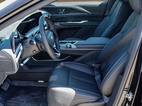 New 2026 Cadillac Lyriq Luxury w/ LPO, Floor Liner Package AWD/4WD image 10