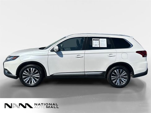 Used 2020 Mitsubishi Outlander FWD image 2