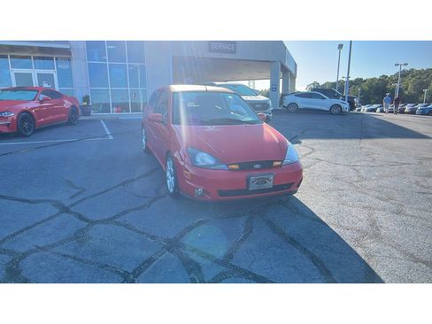 Used 2004 Ford Focus SVT image 2