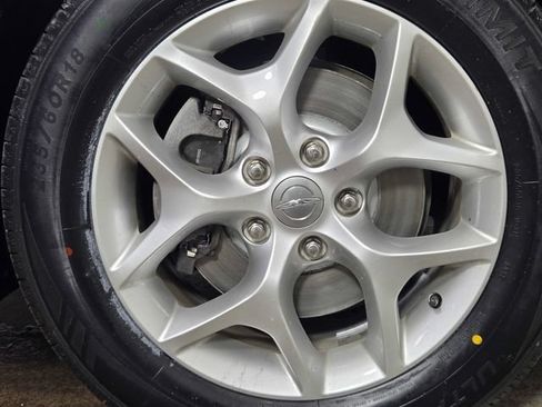 Used 2019 Chrysler Pacifica Touring-L Plus w/ Tire & Wheel Group FWD image 11