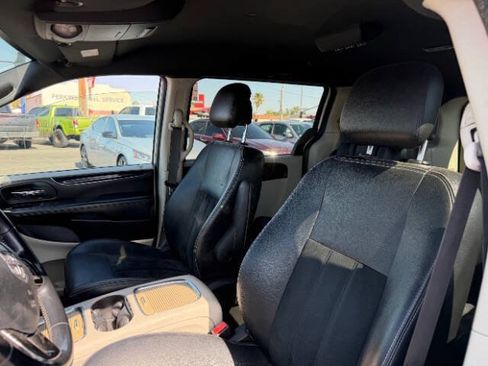 Used 2018 Dodge Grand Caravan SXT FWD image 10