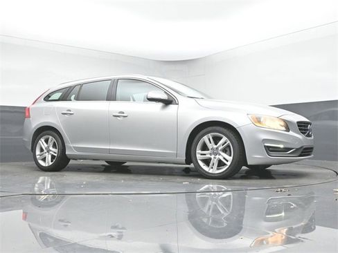 Used 2015 Volvo V60 T5 Premier image 31