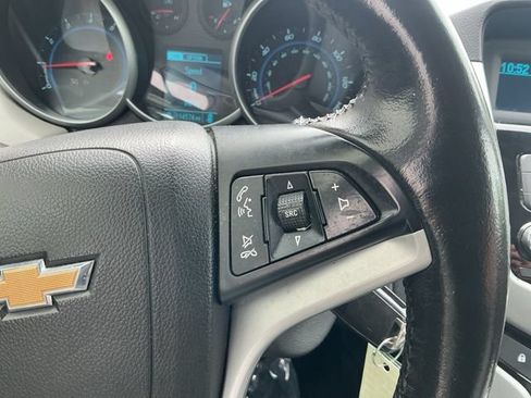 Used 2014 Chevrolet Cruze LT FWD image 17