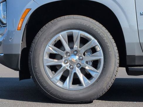 New 2026 Chevrolet Suburban Premier image 31