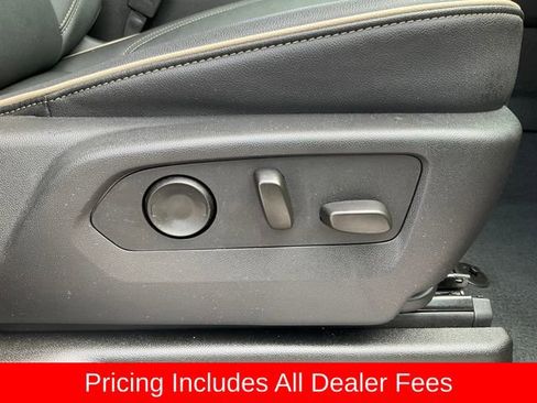 Used 2025 GMC Yukon XL Elevation AWD/4WD image 23