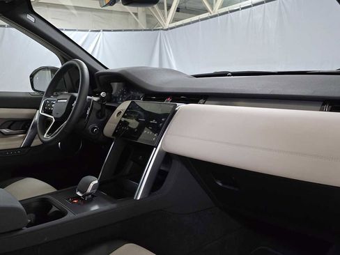 Used 2024 Land Rover Discovery Sport Dynamic SE image 12