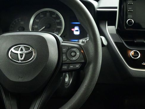 Used 2020 Toyota Corolla LE image 12