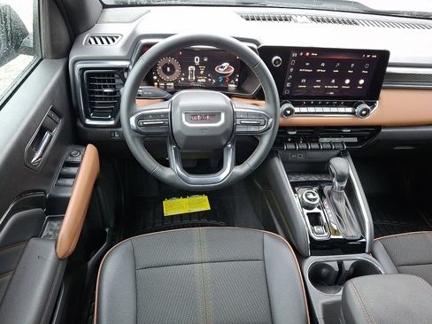 Used 2024 GMC Canyon AT4 image 11