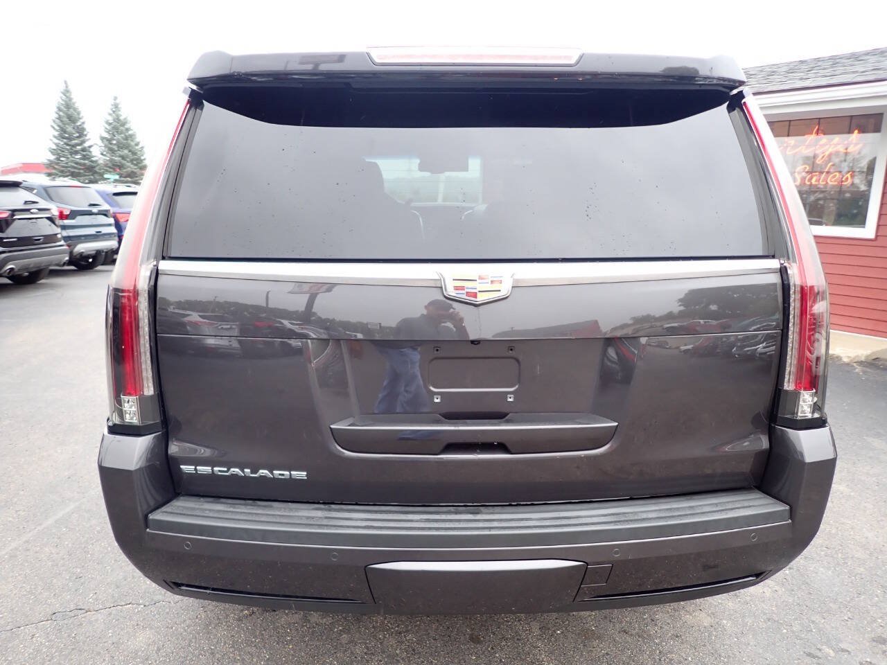 Used 2016 Cadillac Escalade Premium AWD/4WD image 5