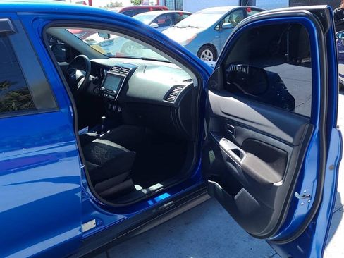 Used 2020 Mitsubishi Outlander Sport Black Edition FWD image 5