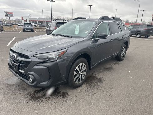 Certified 2025 Subaru Outback Premium w/ Popular Package #1A image 3