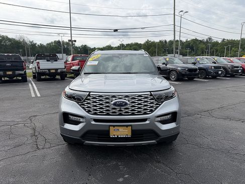 Certified 2021 Ford Explorer Platinum w/ Equipment Group 601A AWD/4WD image 9