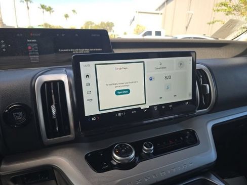Used 2025 Ford Expedition Active RWD image 15