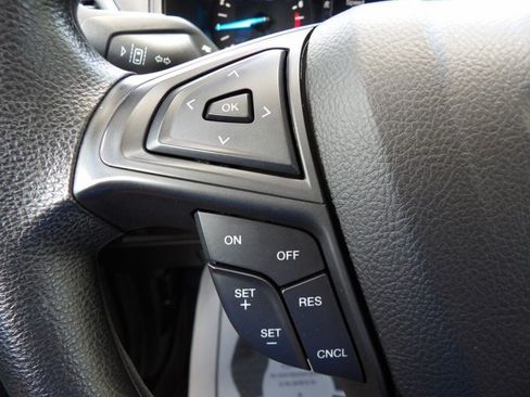 Used 2020 Ford Edge SE FWD image 16