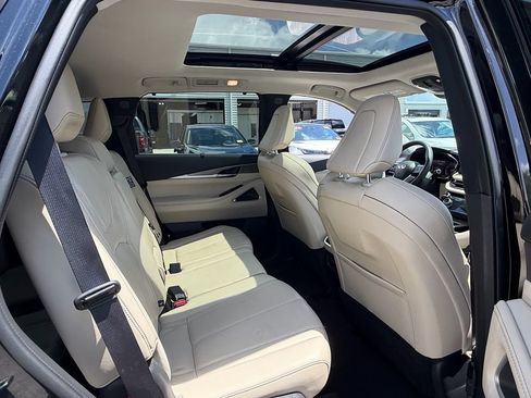 Used 2023 INFINITI QX60 Luxe w/ Performance Audio Package FWD image 16