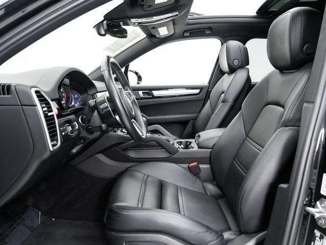 Certified 2023 Porsche Cayenne Platinum Edition AWD/4WD image 8