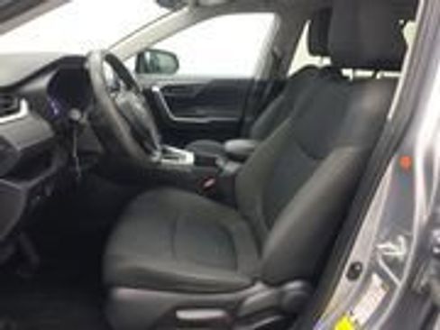Used 2022 Toyota RAV4 LE FWD image 7