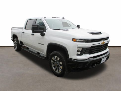 Used 2024 Chevrolet Silverado 2500 Custom w/ Custom Value Package AWD/4WD image 6