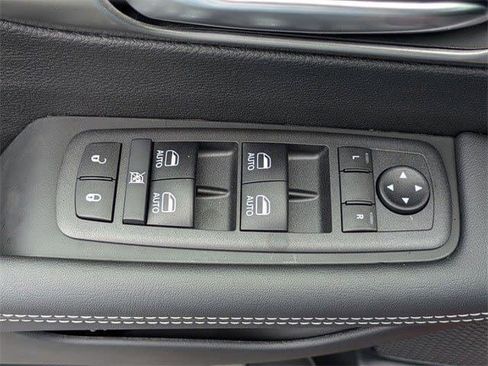 New 2026 Chrysler Pacifica Select image 20